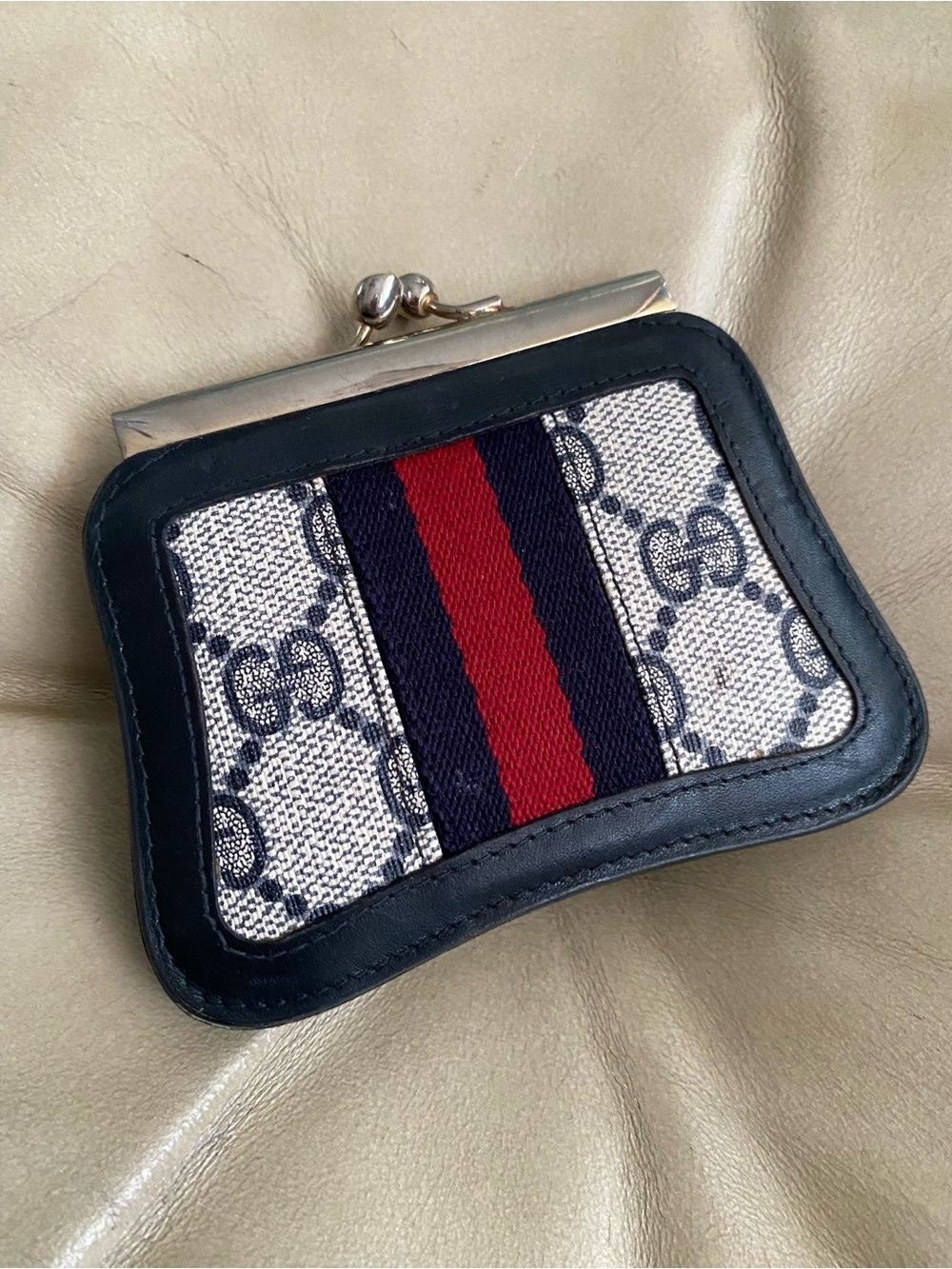 Gucci Kisslock Coin Small Wallet GG Web Stripe Vintage Authentic